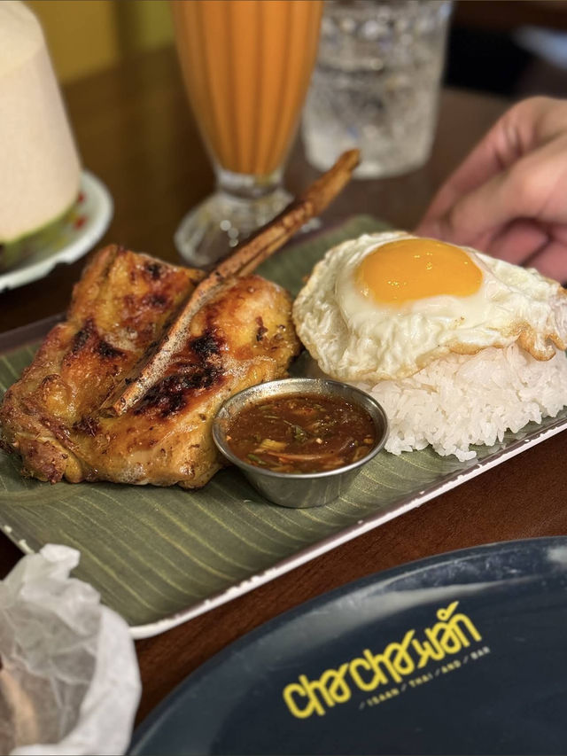 Chachawan Hong Kong, Fiery Thai Flavors in a Vibrant Setting