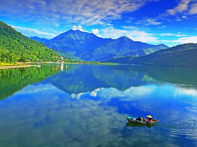 Experience the Joy of Steering Your Own Boat in Hualien