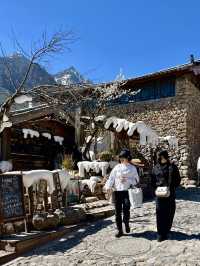 Yuhu Village : Stone Houses & Snow Mountain