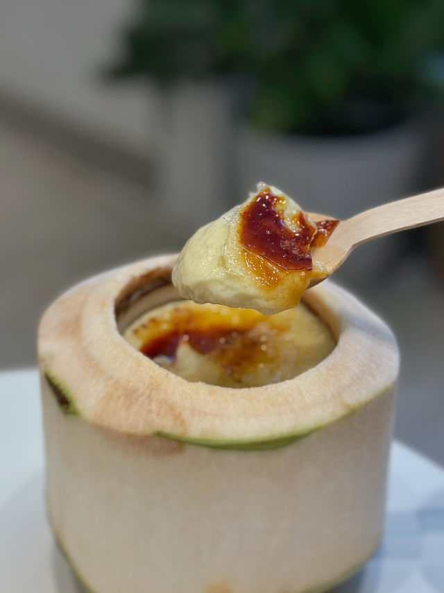 【椰子控必試茶飲店🥥新鮮椰青水焦糖大椰凍】  