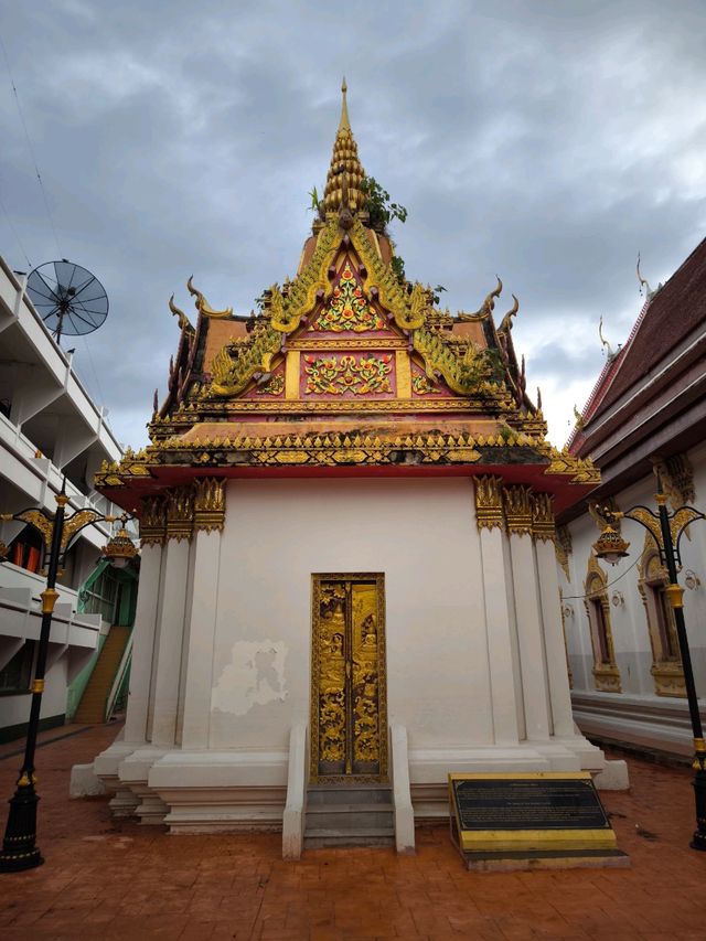 วัดพระบาทมิ่งเมืองวรวิหาร จังหวัดแพร่ วัดพระบาทมิ่งเมืองวรวิหาร จังหวัดแพร่