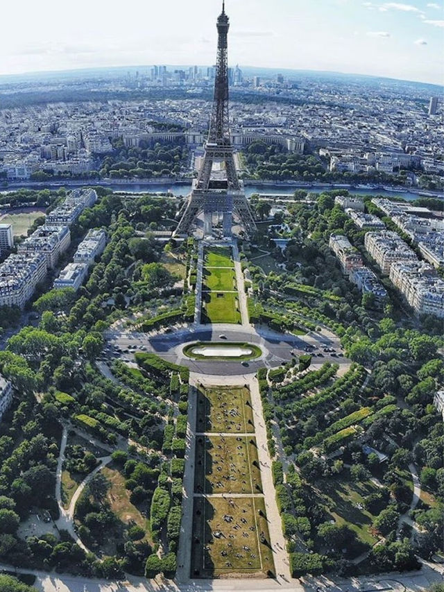 หอไอเฟล…แลนด์มาร์ค แห่งปารีส