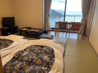 พักผ่อนอย่างผ่อนคลายริมชายฝั่ง ณ โรงแรมโอฟุนาโตะ ฮอต สปริง