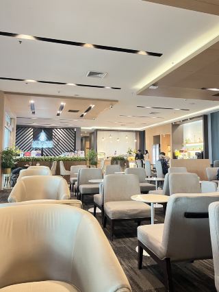 Miracle Lounge Don Mueang Airport Review.