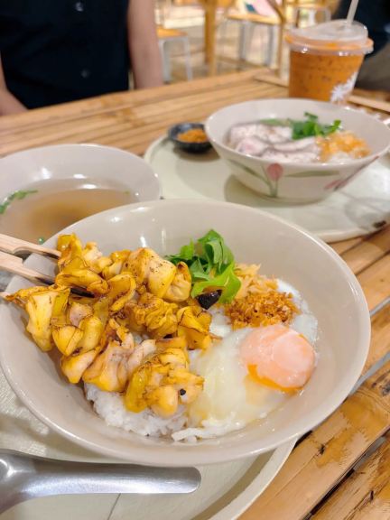 Roti Chao Koh: A 5-Star Favorite in Surat Thani That We Absolutely Love 🌟