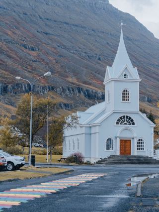 🇮🇸 冰島塞濟斯峽灣：讓我慢下腳步的小鎮