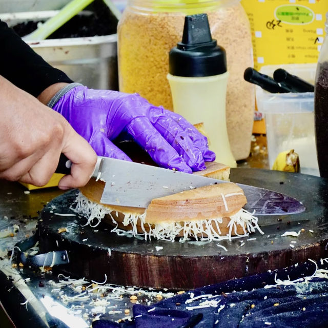 一週只營業一天爆餡月亮餅「Wahaha Martabak」