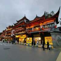 Yu Garden and its vibrant Surroundings 💫