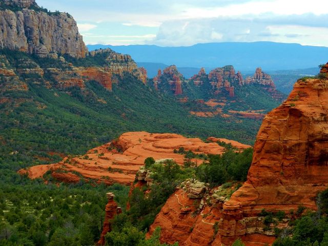 Sedona's Red Rock Splendor and Spiritual Bliss