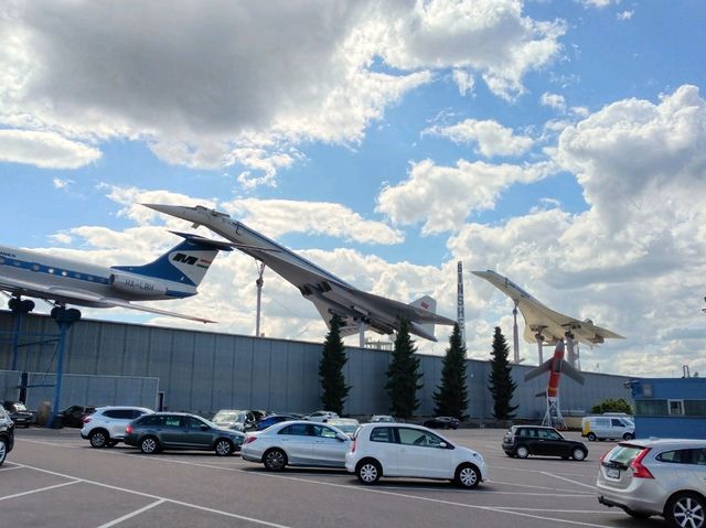 ジンスハイムで超音速旅客機の夢を見る