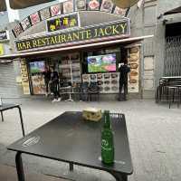 Enjoy sports, great food, and cheap drinks at Jacky’s, Las Palmas