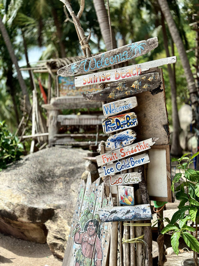 Peaceful beach in Koh Tao 🏝️