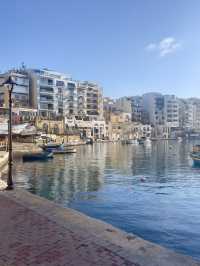 Sunny Spinola Bay
