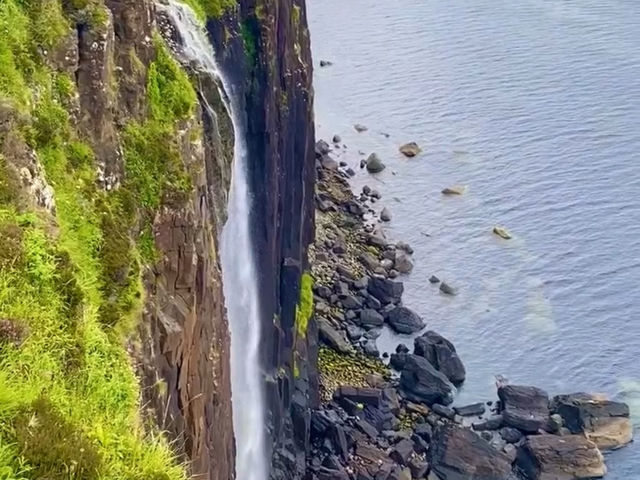 Day Trip to the Isle of Skye from Glasgow: A Journey to Scotland’s Natural Wonderland 🏞️🚗