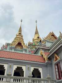 Stunning temple in Phrachuap Khiri Khan