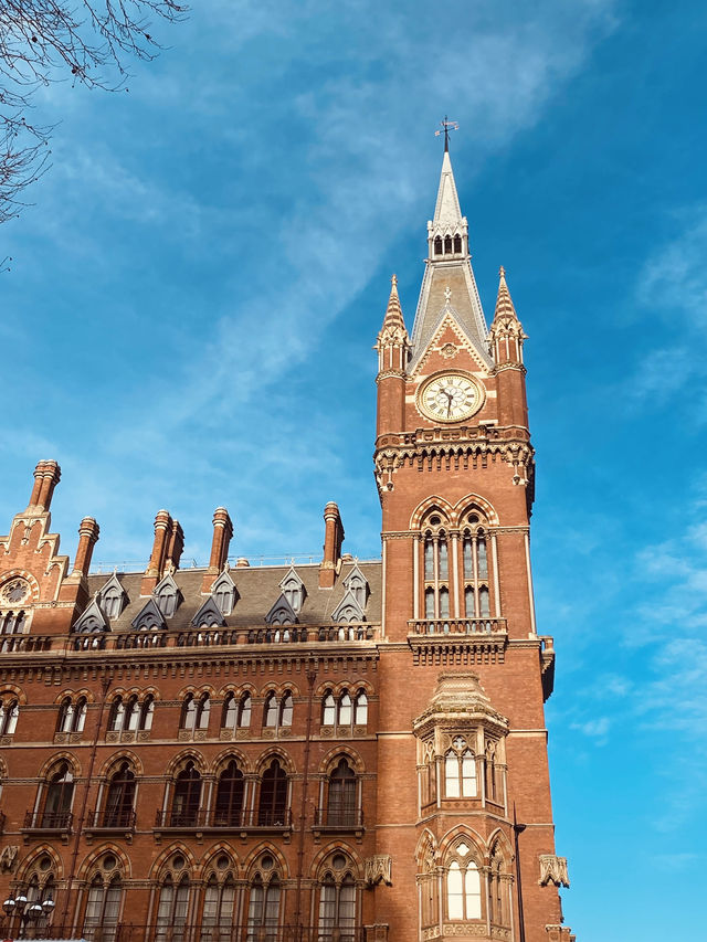 A Magical Christmas Stroll Through London