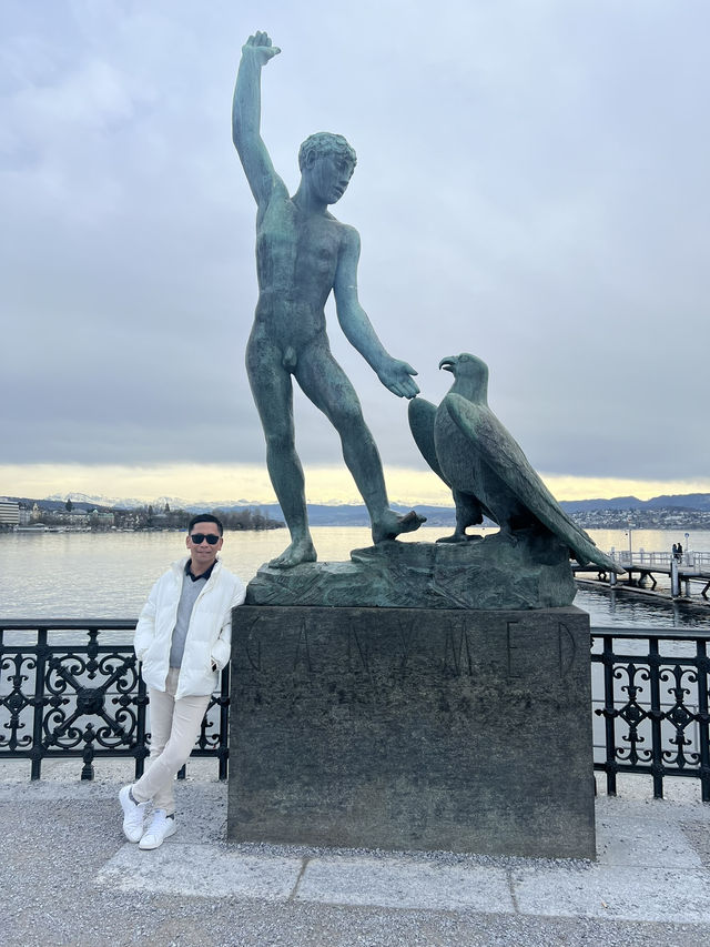 Chill, Lights & Lakeside Magic – An Afternoon-to-Night Walk at Lake Zürich 🌙🌫️  