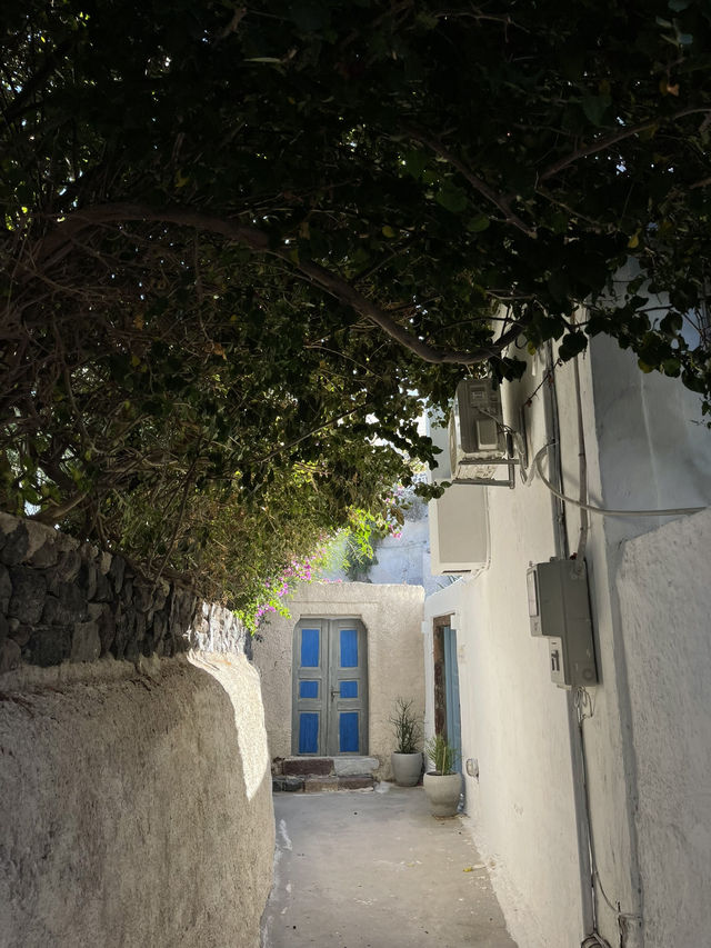 🌈 Colorful Santorini – Blue Domes & Whitewashed Dreams 🏝️✨