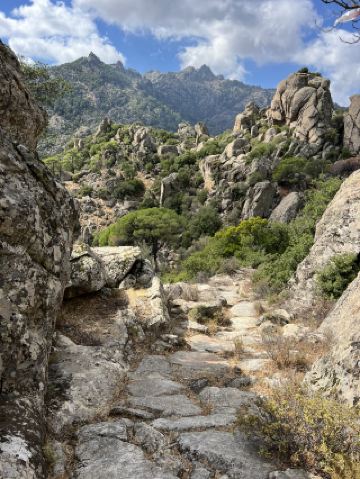 ความมหัศจรรย์ของเทือกเขาลาตมอส: ทิวทัศน์ในฝันอันเลื่องชื่อของตุรกี 🌙✨