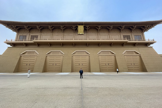 西安・世界遺産】唐の大明宮の丹鳳門は巨大です | Trip.com 西安