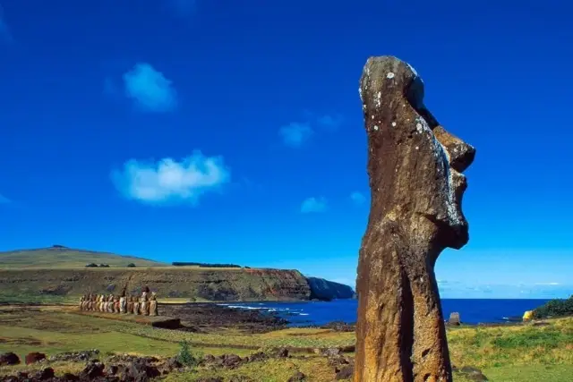 Easter Island Travel Guide: Exploring the Mysterious Land of the South Pacific