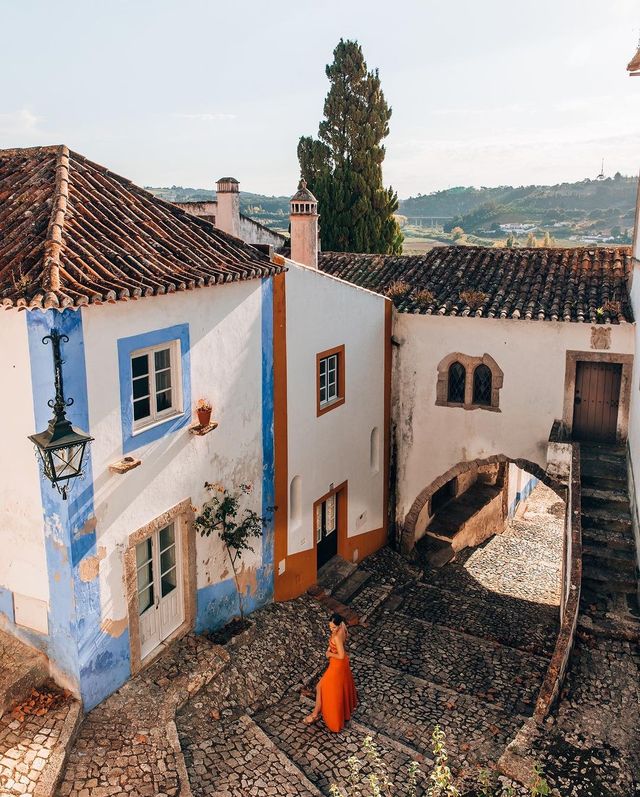 🏰✨ Enchanting Óbidos: A Fairytale Escape in Portugal! 🇵🇹🌺