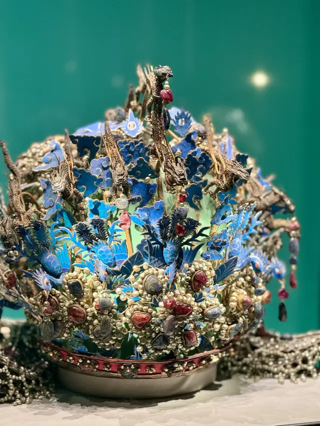 Chengdu Museum's Exhibition of Magnificent Cultures