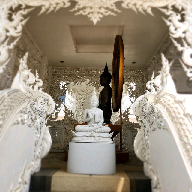 The White Temple Chiang Rai :A Mesmerizing Architectural Masterpiece  