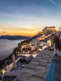 🌅 Santorini Secrets: Spa Luxury & Suite Dreams 🛎️