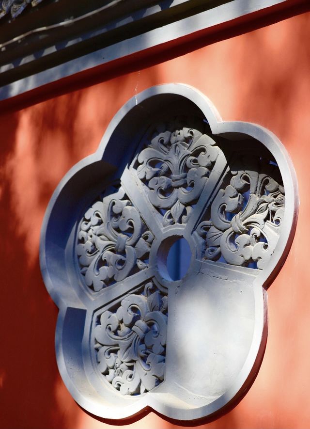 臨夏好，最憶是紅園