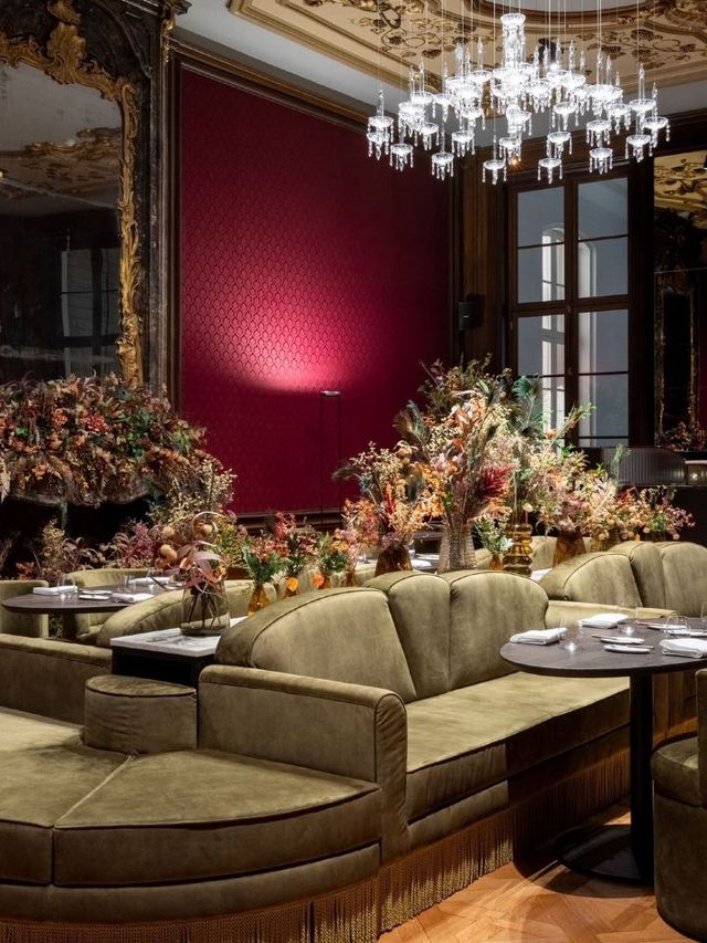 🌟 Antwerp's Gem: Sapphire House Hotel Review 🌟