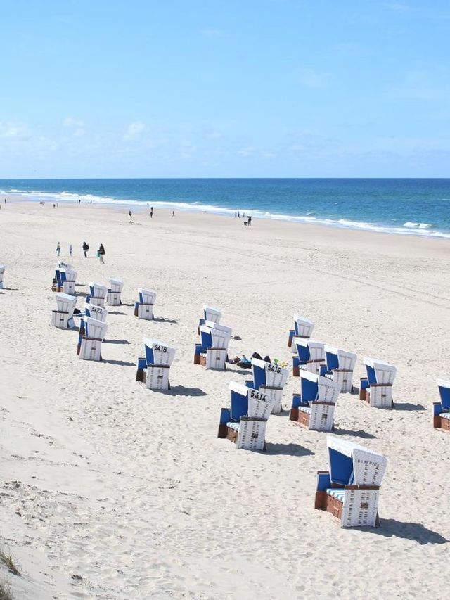 🌟🛏️ Westerland's Finest Stays: Hotel Stadt Hamburg 🌊