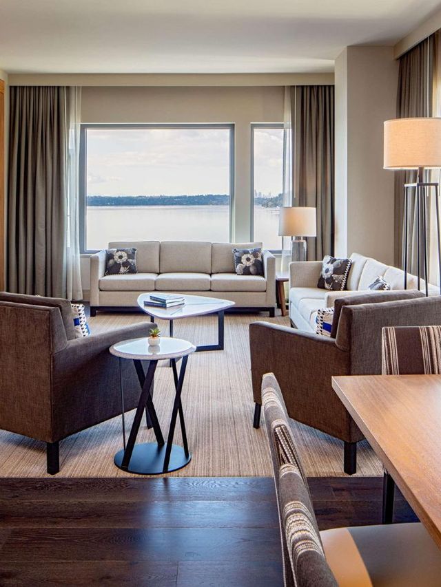🌟 Seattle's Scenic Sleeps: Hyatt Regency Lake Washington 🌟