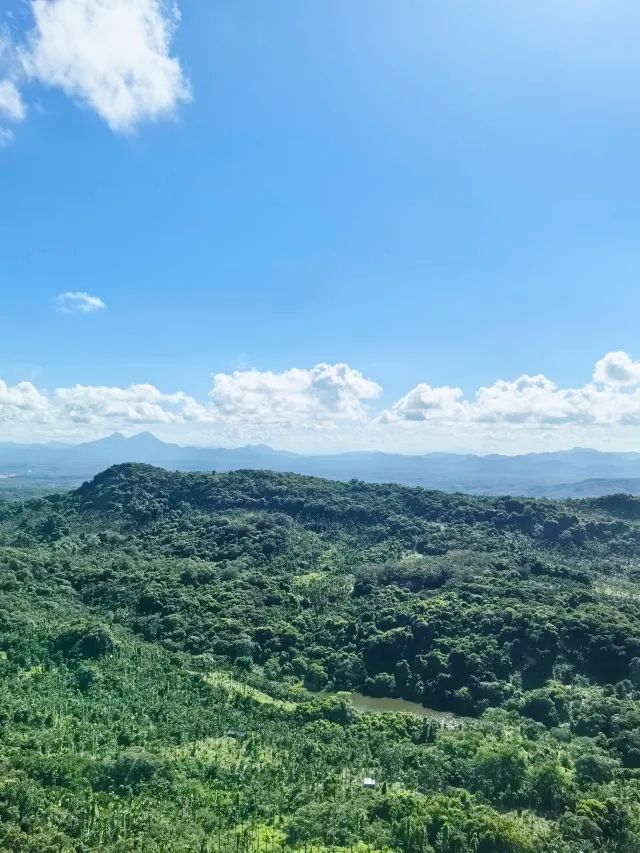 白石岭，一個匯聚奇峰異石的祕境，讓我哋一齊感受大自然嘅懷抱。