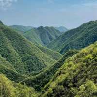 襄陽香水河：七彩瀑布與神秘地下世界的絕美之旅