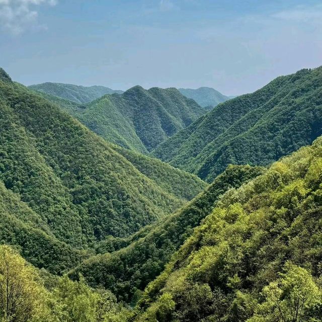襄陽香水河：七彩瀑布與神秘地下世界的絕美之旅