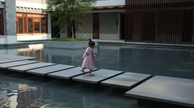 Yunfu Xinxing Hot Spring, a Zen family trip. 