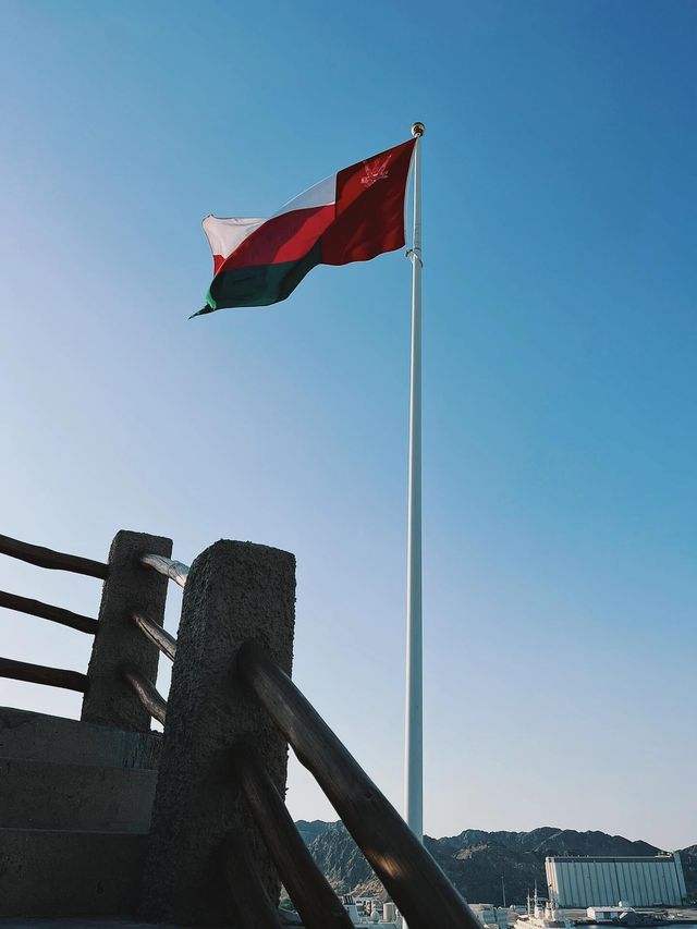 蘇哈爾：海灣明珠，歷史與現代交融。