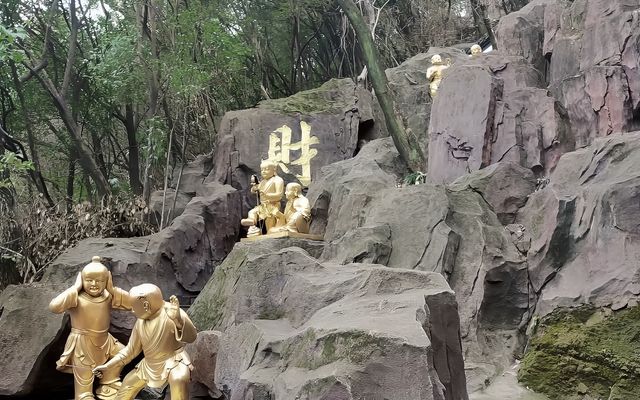 空庭得秋長漫漫。