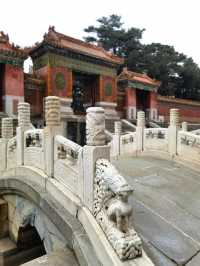 《河北清東陵旅遊指南》。