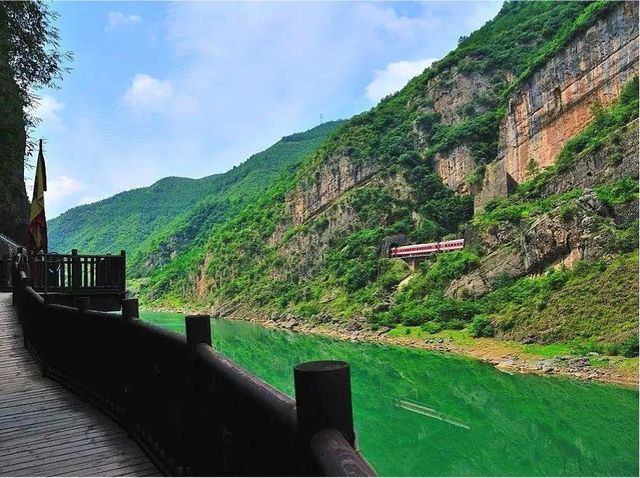探秘廣元明月峽，尋古棧道歷史韻味