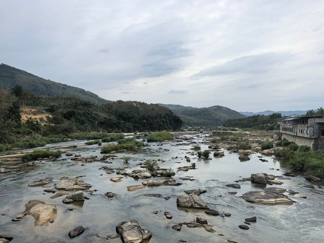 乘坡河石臼群