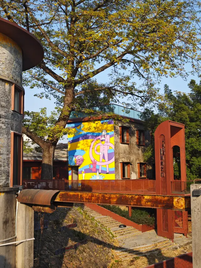 Shunde is a great place to visit, with its unique and artistic villages. Zuo Tan in Shunde
