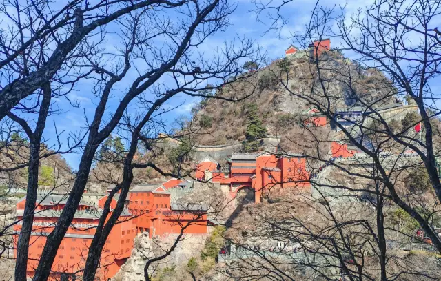 ภูเขาอู่ตัง