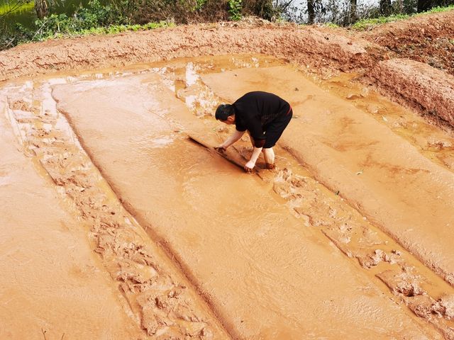 穿越自貢丹霞地貌（尖山、穿山洞、農團、飛龍峽）