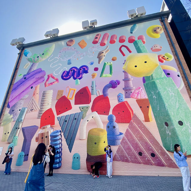 Vibrant community at 798 Art District Beijing🇨🇳🖼️