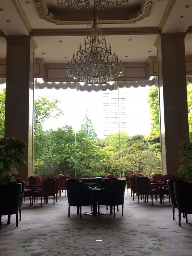 東京麗嘉皇家酒店：在繁華中尋覓悠然  當我踏入東京麗嘉皇家酒店時，立刻感受到一種優雅的氛圍。酒店