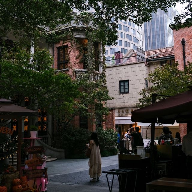 🌿 Xintiandi Alleyways: Shanghai’s Historic Heartbeat