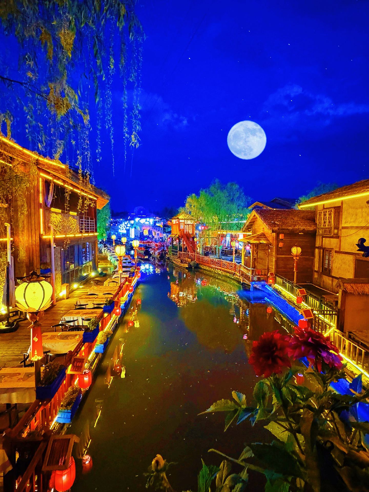 一秒穿越大唐！這座盤錦的「東北小長安」，夜景美到讓人忘了回家