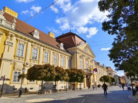 เมืองที่ประวัติศาสตร์และอารมณ์อยู่ร่วมกัน—แนะนำภูมิทัศน์เซเคซเฟเฮร์วาร์